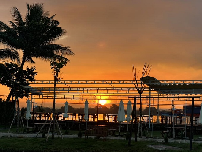 Long description image 1