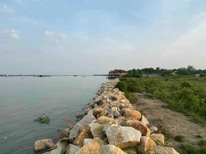 Long description image 1