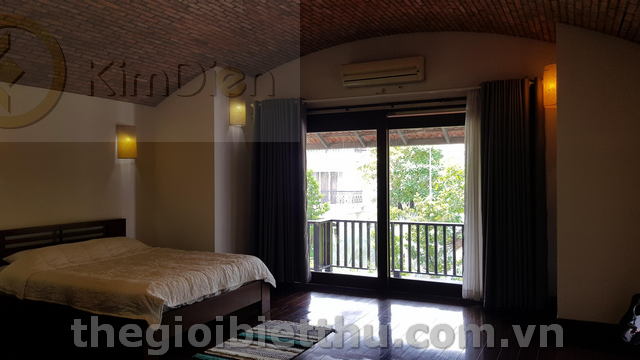 Long description image 1