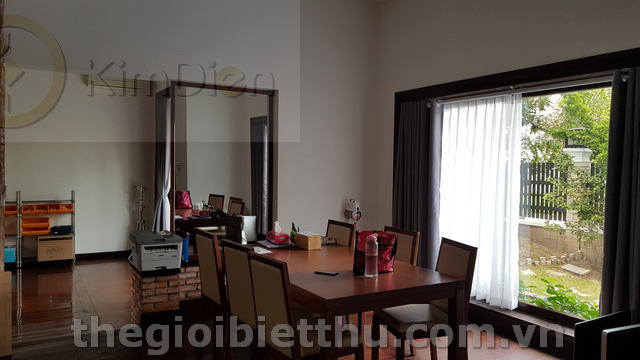 Long description image 1