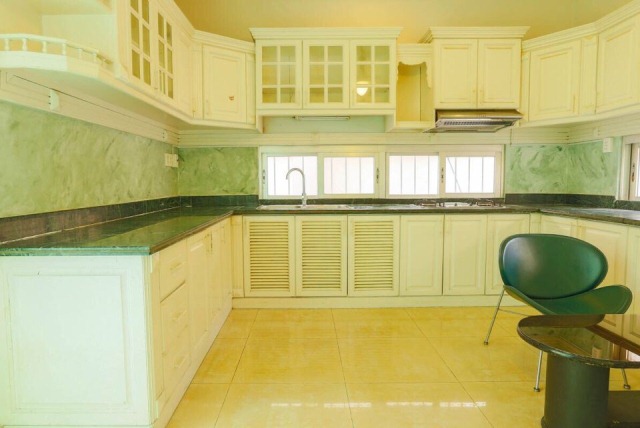 Long description image 1