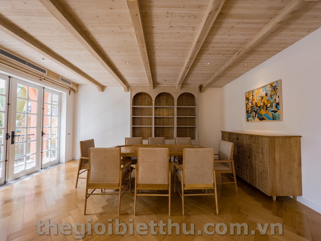 Long description image 1