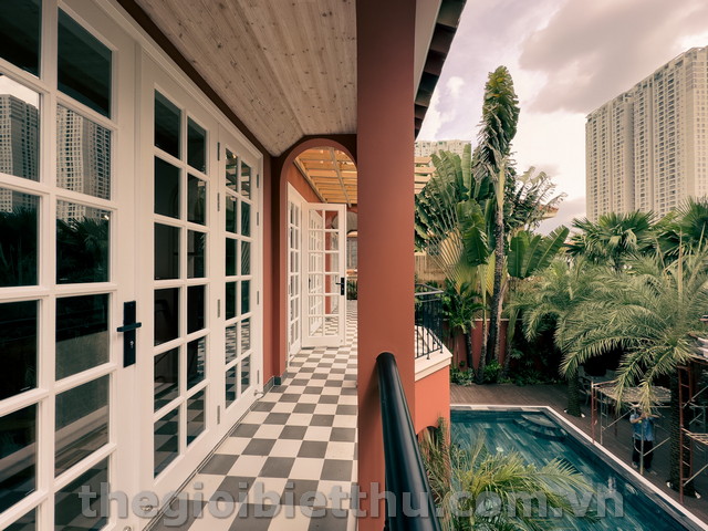 Long description image 1