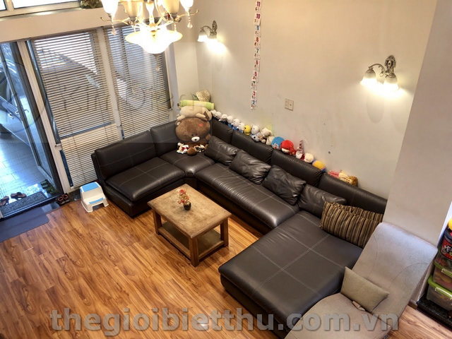 Long description image 1