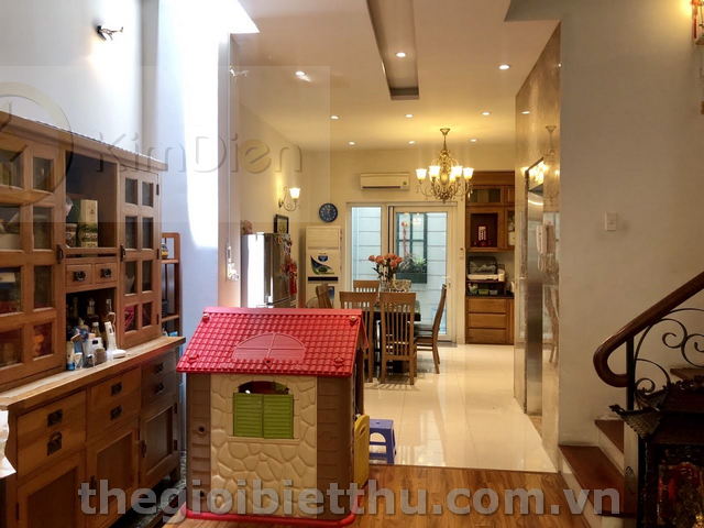 Long description image 1