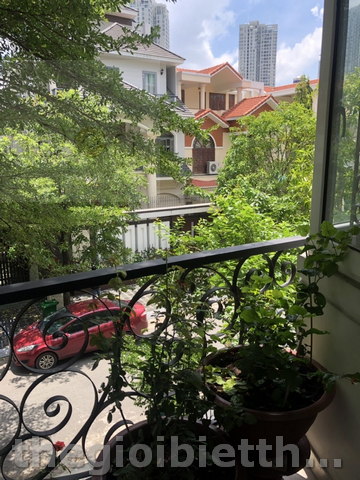 Long description image 1