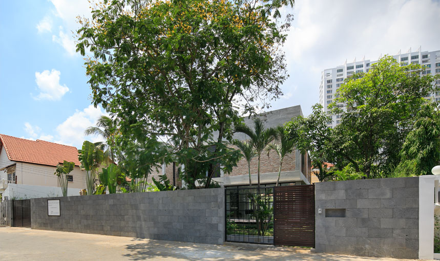 Long description image 1