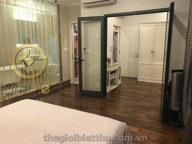 Long description image 1