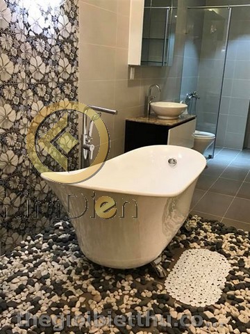 Long description image 1