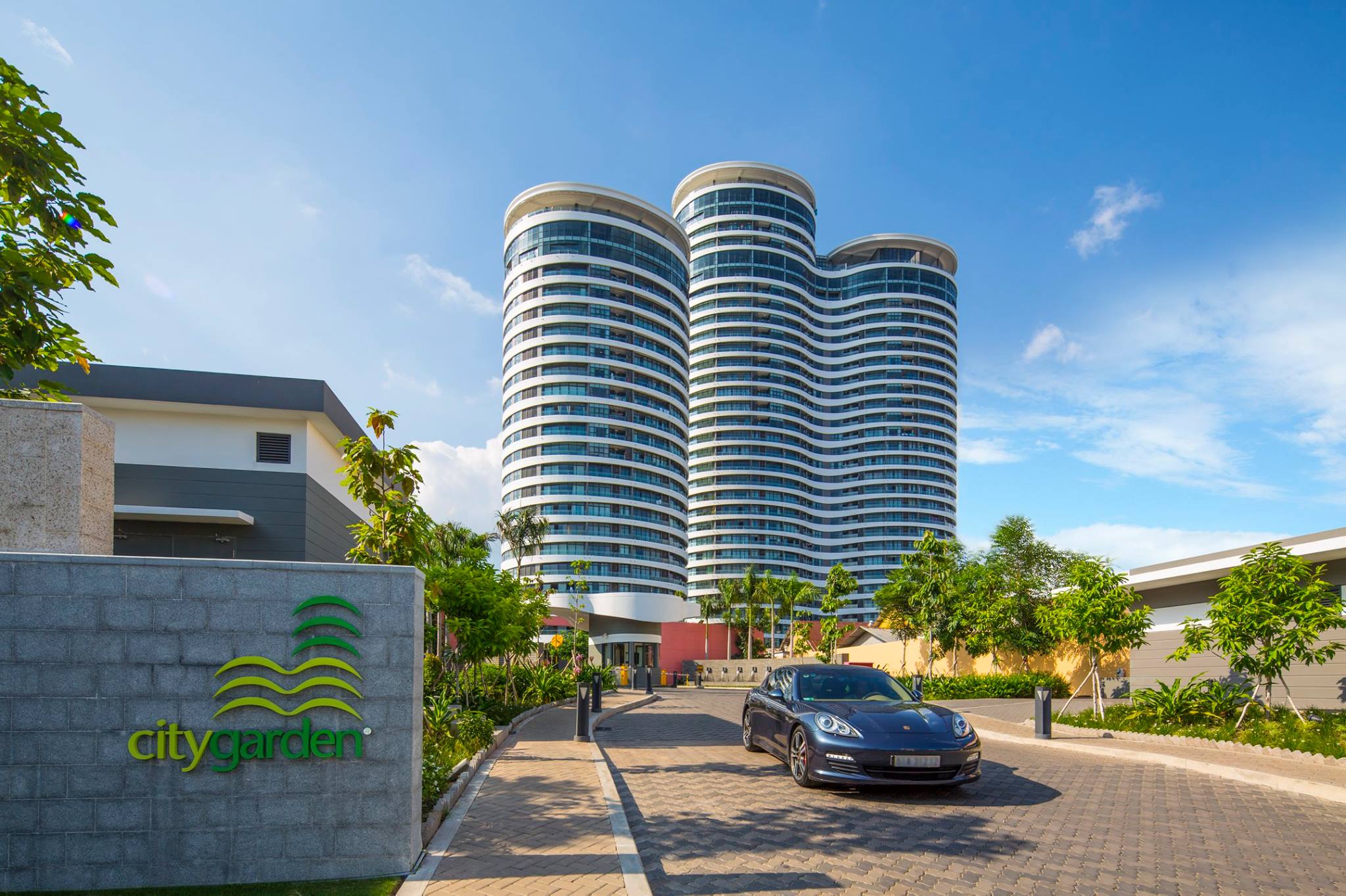 Long description image 1