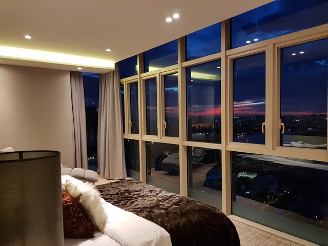 Long description image 1