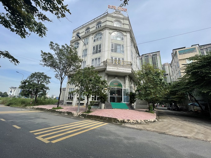 Long description image 1