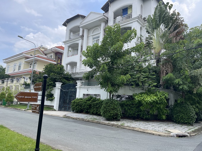 Long description image 1