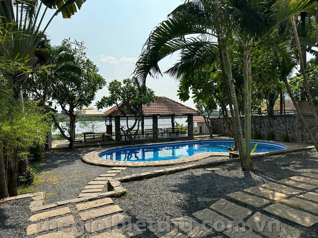 Long description image 1