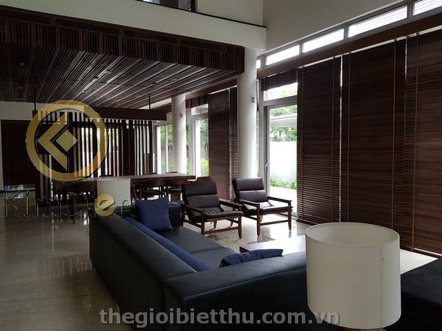 Long description image 1