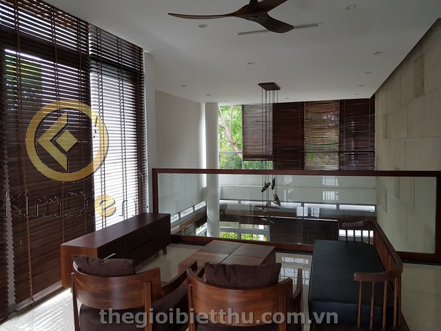 Long description image 1