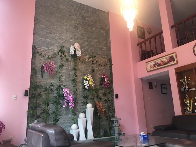 Long description image 1